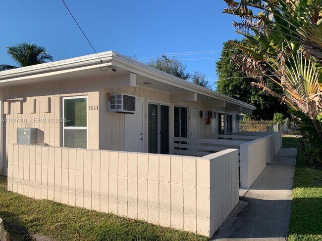 Building Photo - 1511 NE 117th St