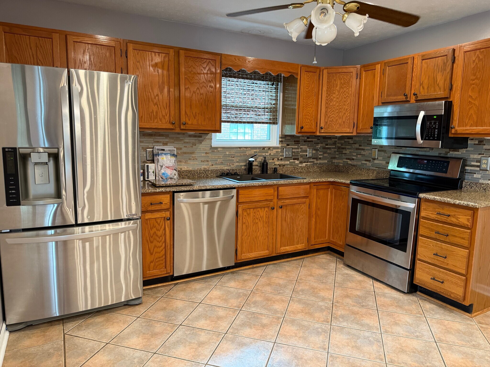 Building Photo - 4512 Hooks Ln