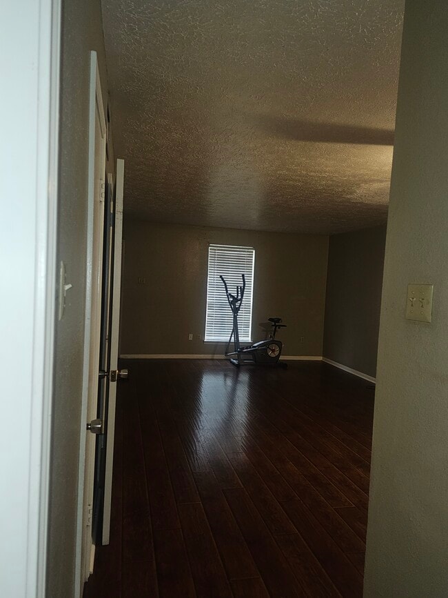 Building Photo - 419 Zinnia Ave
