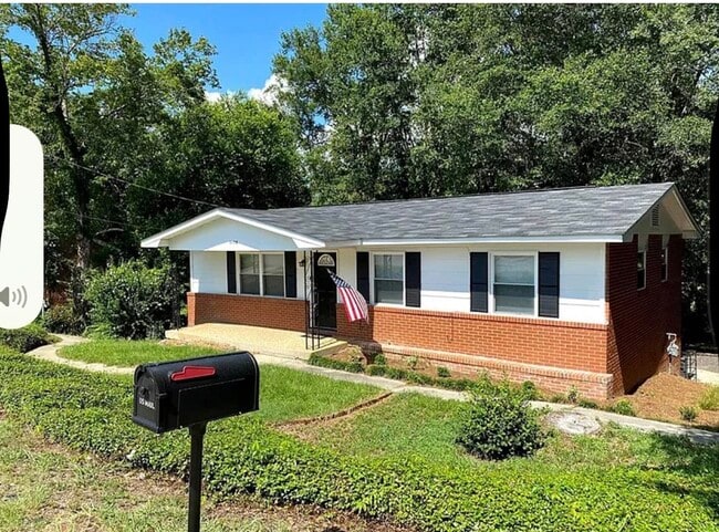 Building Photo - 3106 University Ave