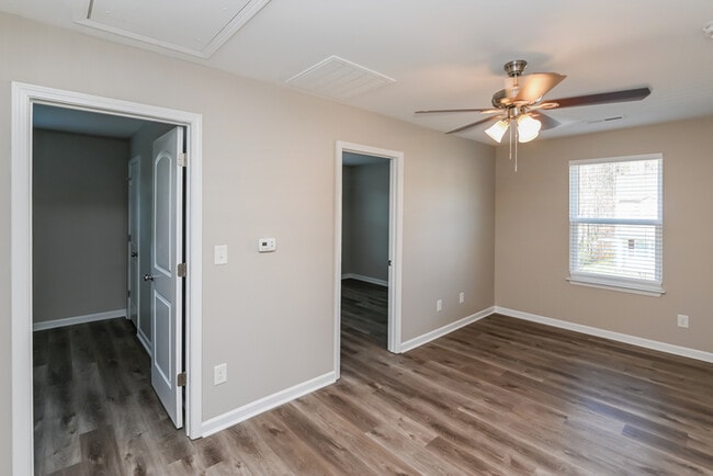 Building Photo - 3 Bedroom Charlotte Home