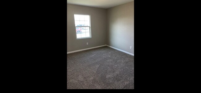 Building Photo - 404 E 47th St