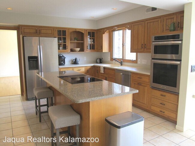 Building Photo - 5 br, 3.5 bath House - 5251 Colony Woods D...