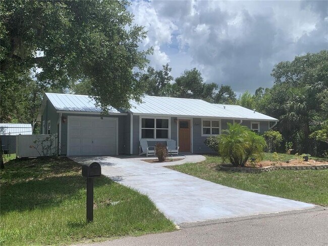 Primary Photo - 17497 Clover Ave