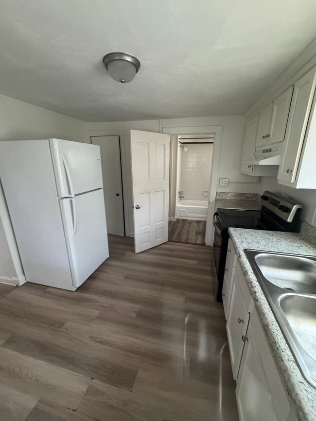 Building Photo - Strand