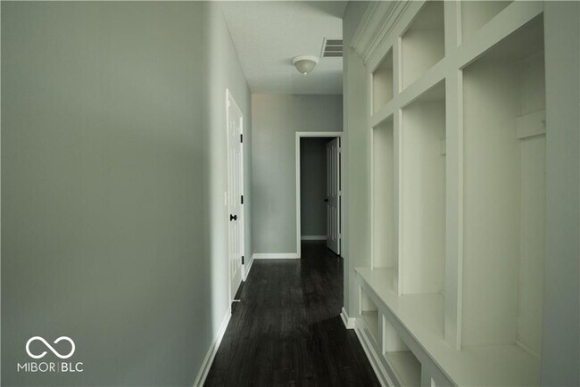 Building Photo - 15665 Eastpark Dr