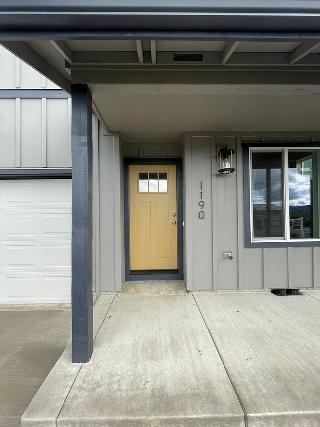 Building Photo - NEW HOME WITH RV PARKING! COME SEE YOUR NE...