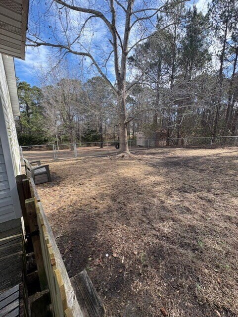 Building Photo - 104 Evergreen Dr