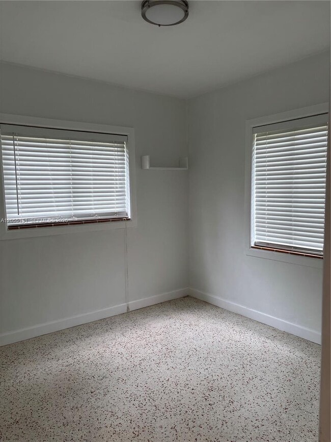 Building Photo - 6410 SW 63rd Ct