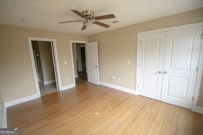 Building Photo - 4988 Burkhalter Rd