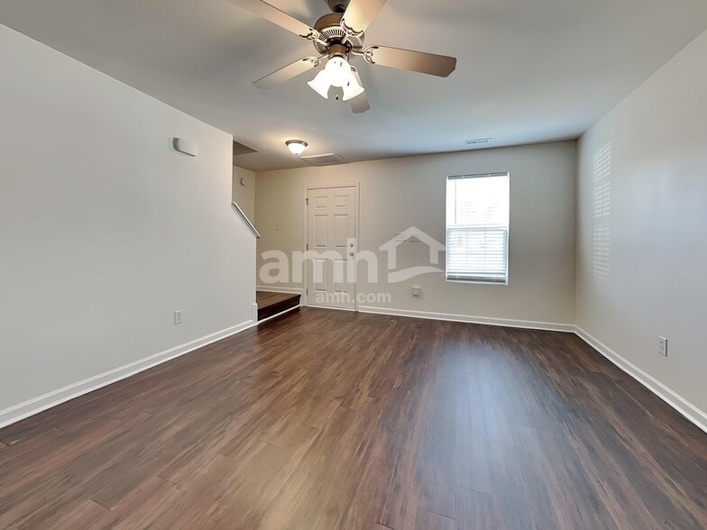 Building Photo - 1209 Plexor Ln