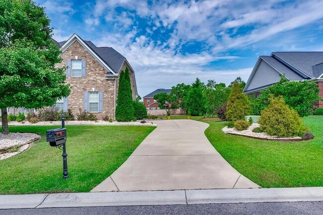 Building Photo - Beautiful home in Longcreek Plantation- Heritage Forest