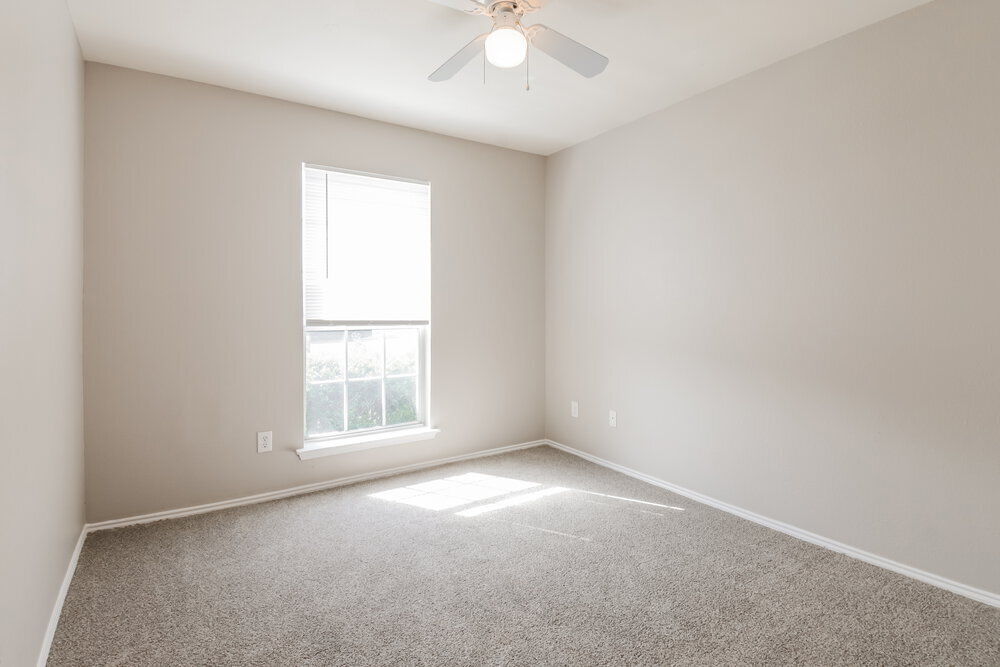 Building Photo - 302 S Chestnut St