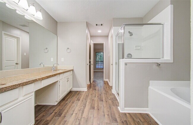 Building Photo - Village Park Drive, Missouri City, TX 77489 - 5 BR 2.5 BA single-family home