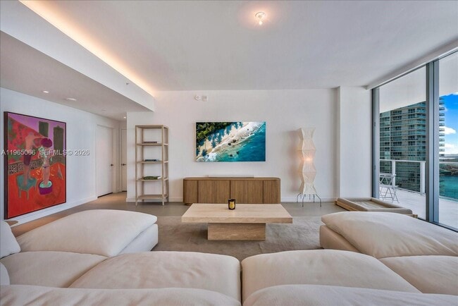 Building Photo - 501 West Ave