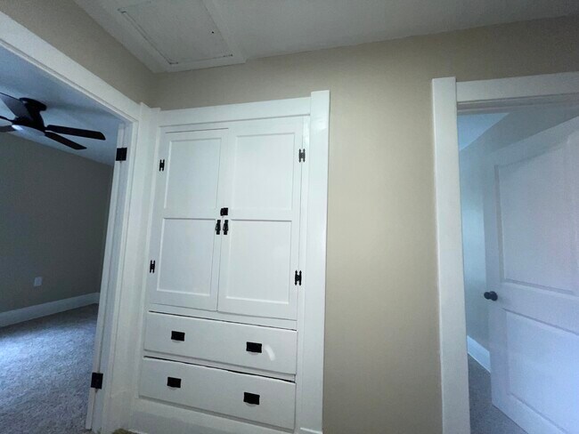 Building Photo - 2322 Upton Ave