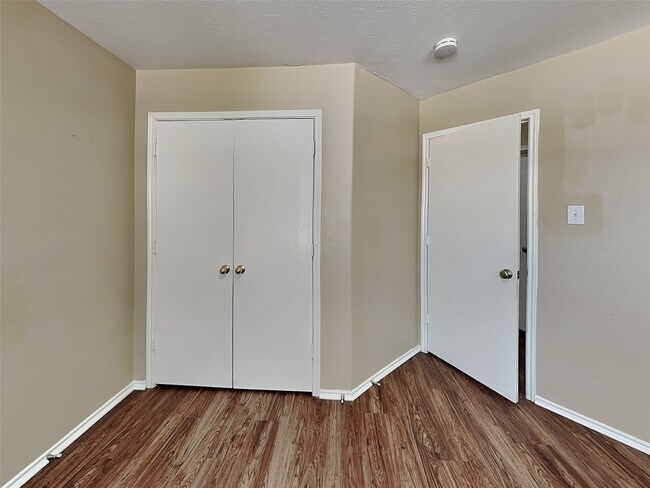 Building Photo - 8915 Chisholm Wood Ln