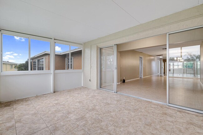 Building Photo - 2411 Papaya Dr