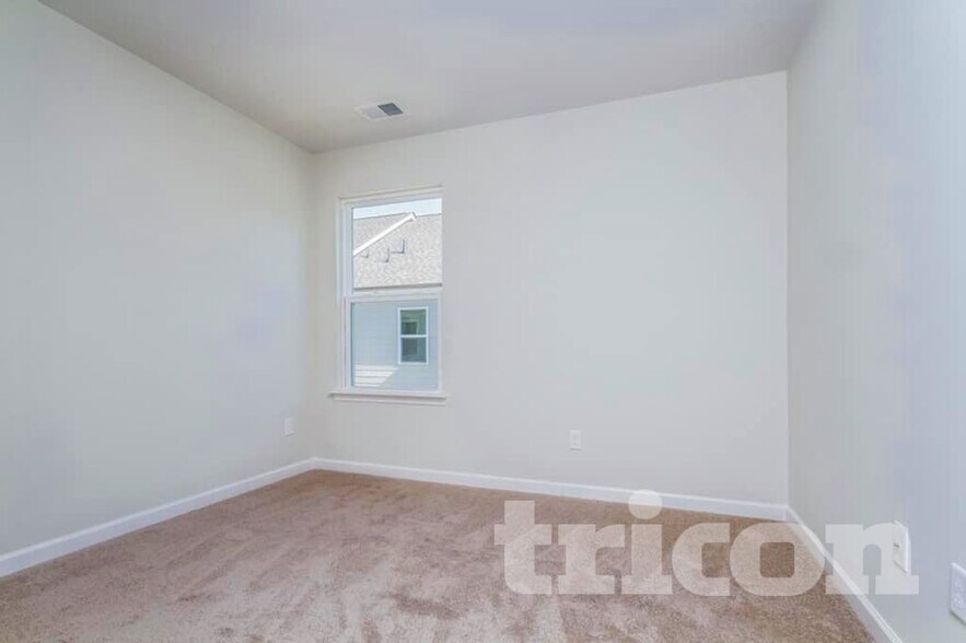 Building Photo - 512 Hickory Leaf Ct