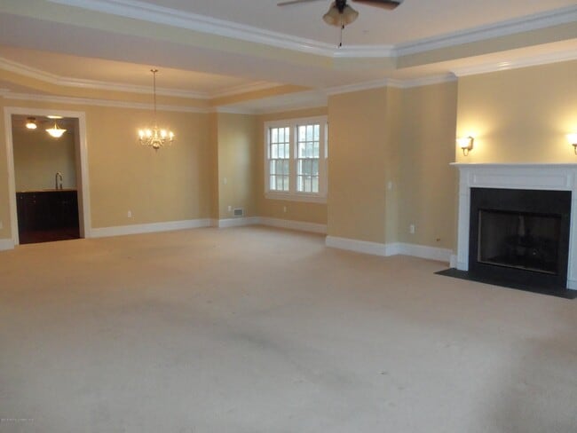 Building Photo - 1021 Oval Rd