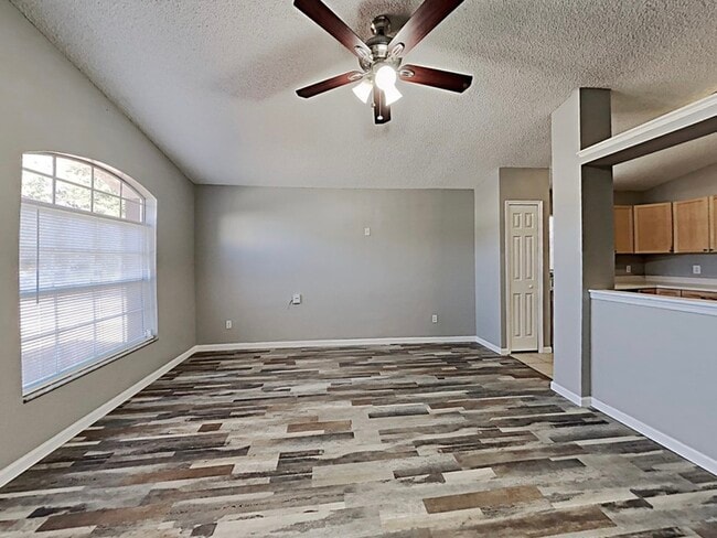 Building Photo - 7135 Edgewater Shores Ct