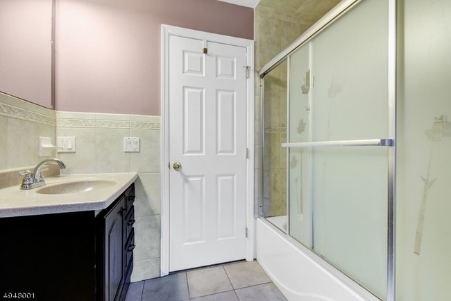 Building Photo - 221 Hillside Ave