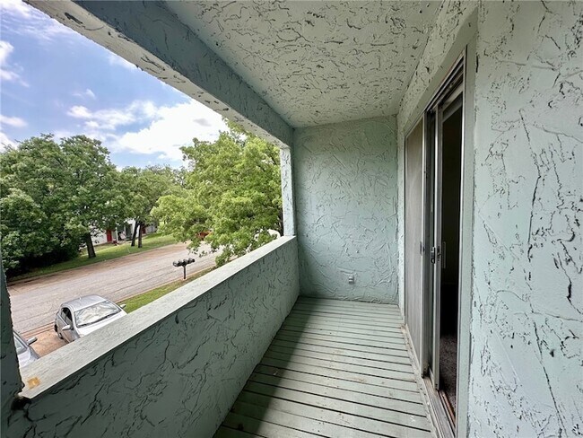Building Photo - 3202 Cougar Trail