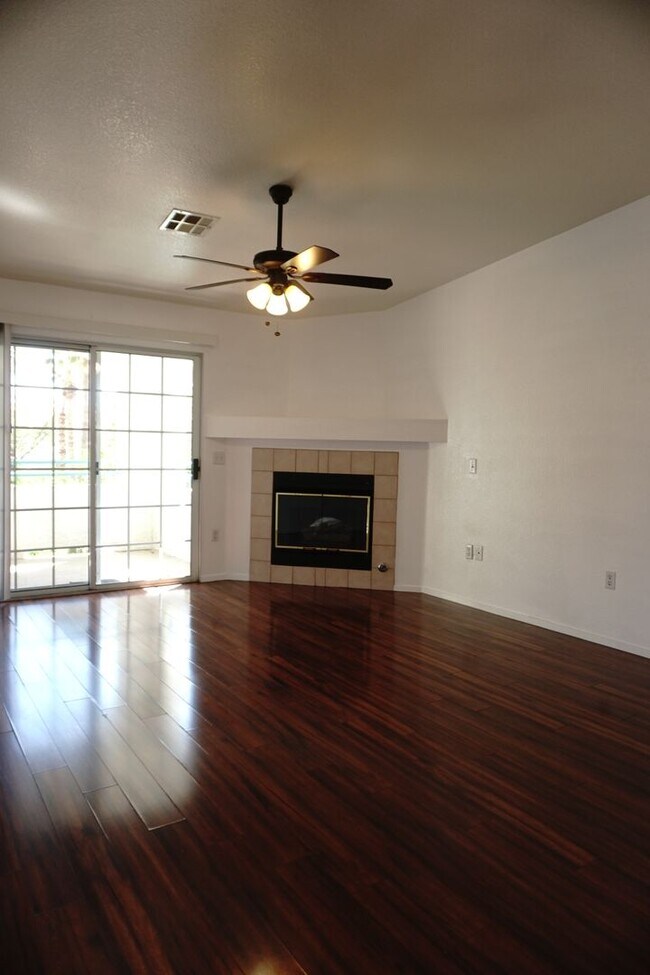 Building Photo - NEWLY RENOVATED 3BD/2BA CONDO W/ 2 CAR GARAGE