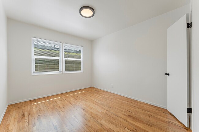 Building Photo - 12935 Greene Ave