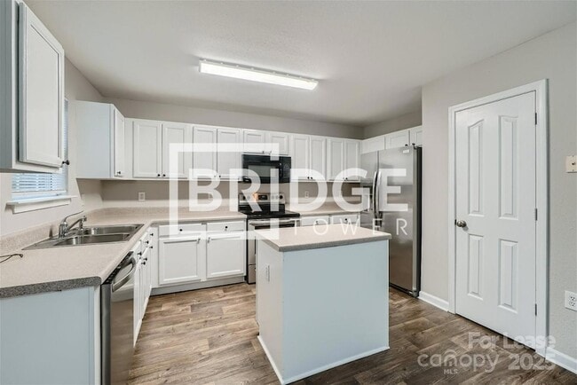 Building Photo - 2100 Cranberry Woods Ct