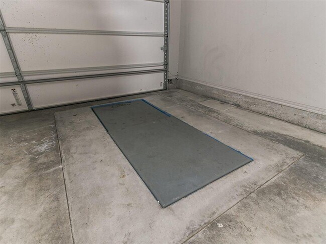 Building Photo - 1751 Huntington Ct