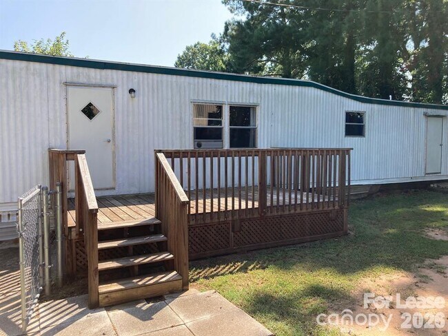 Building Photo - 7903 Blackwood Rd