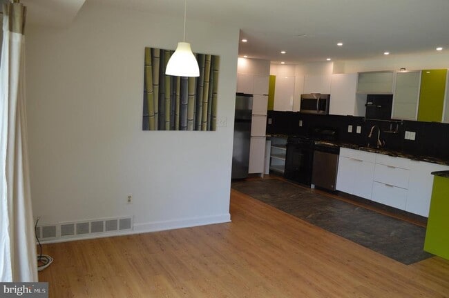 Building Photo - 10026 Fair Wds Dr