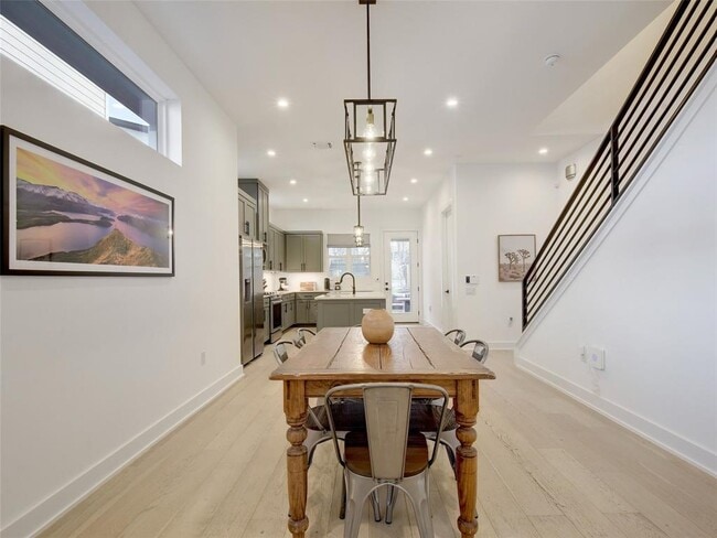 Building Photo - 1411 Cometa St