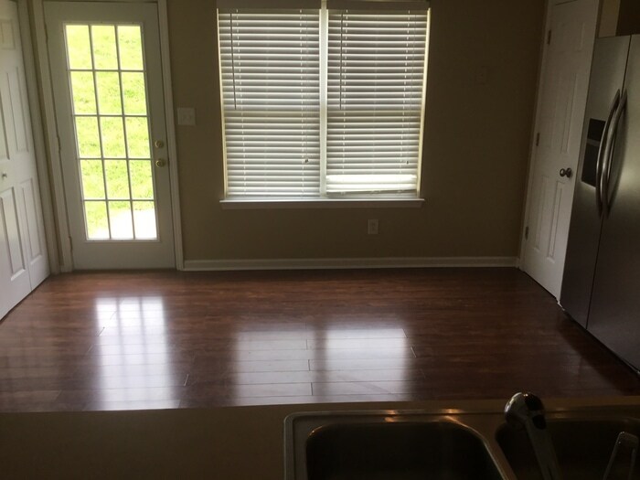 Building Photo - 1216 Bicycle Ct