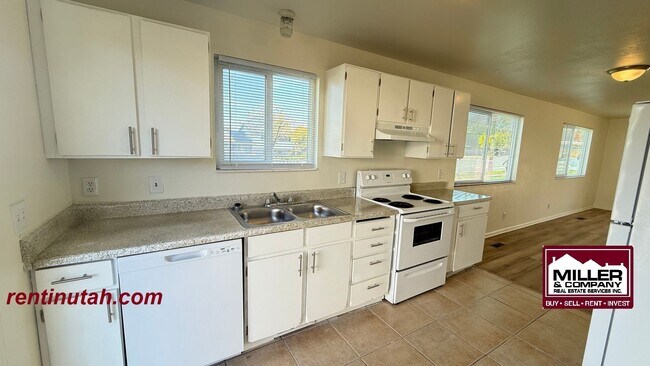 Building Photo - 4812 W Westpoint Dr