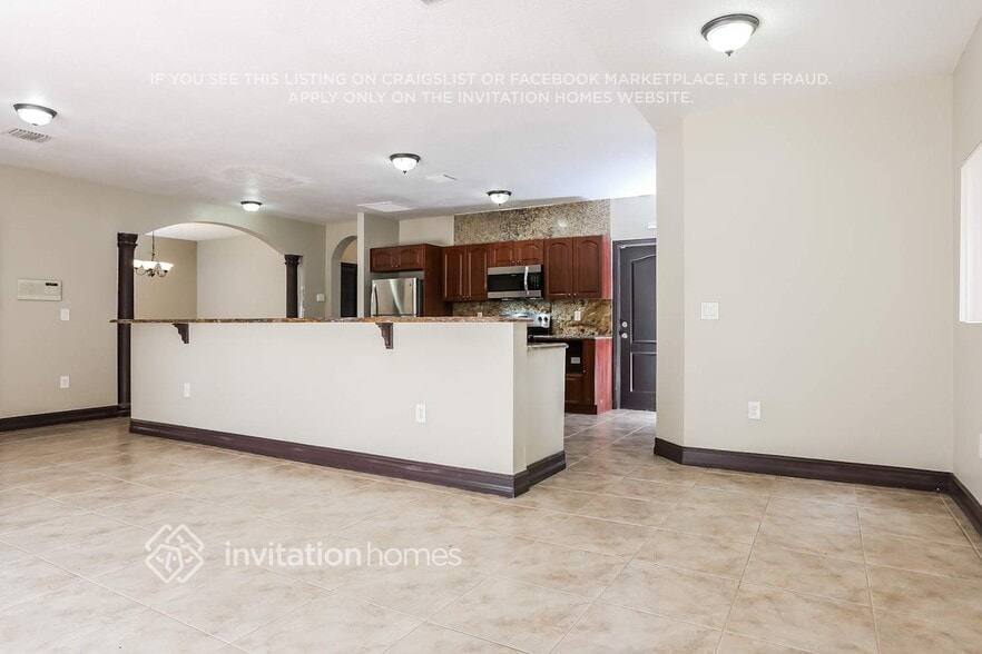 Building Photo - 15650 SW 13th Terrace
