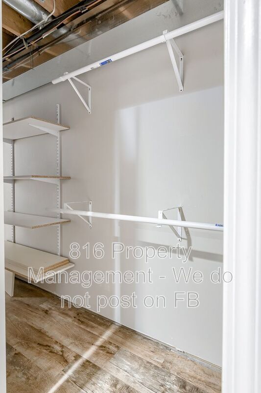 Building Photo - 5526 N Broadway