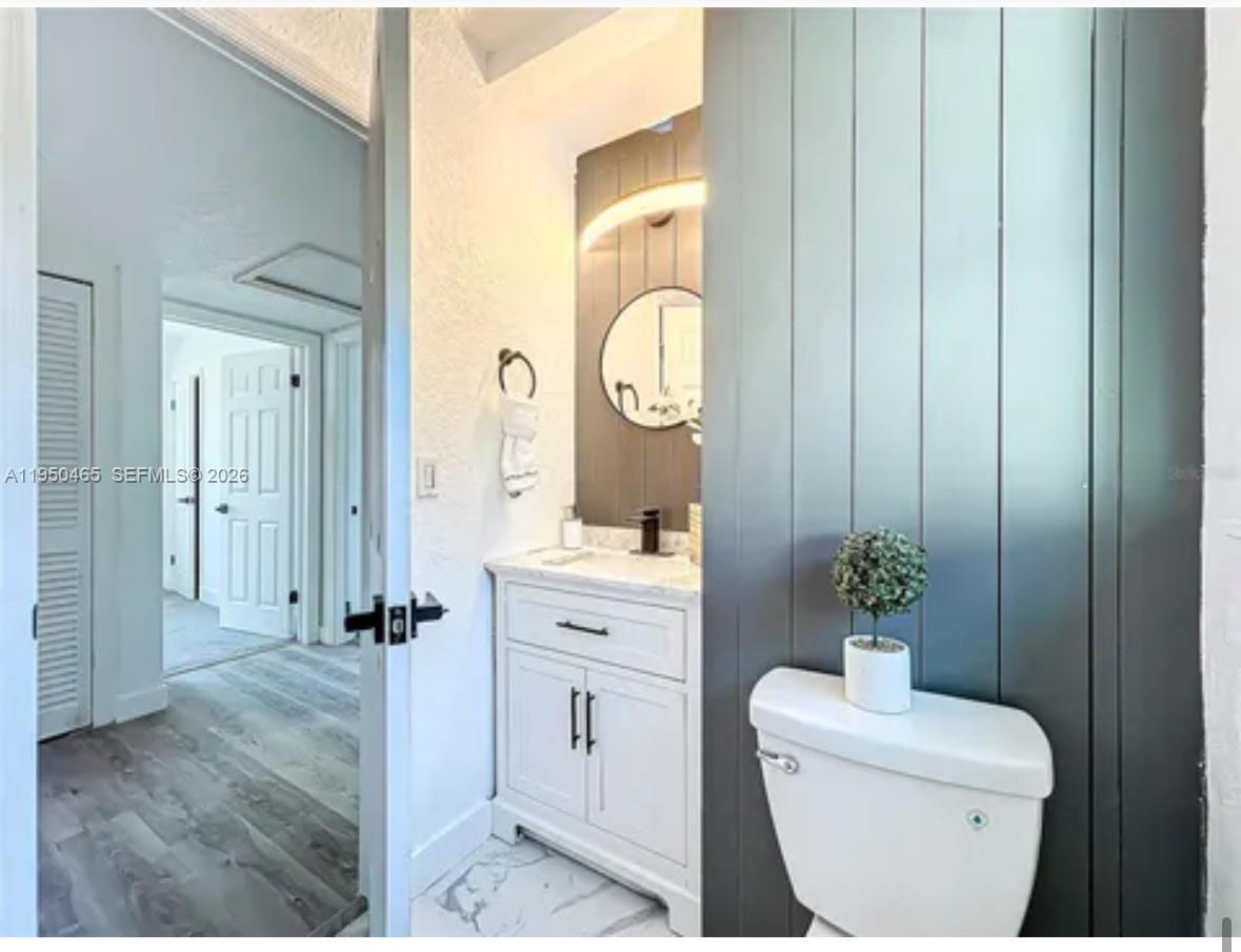 Building Photo - 5345 Avon Ct