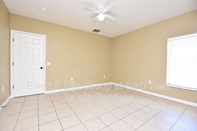 Building Photo - 982 Cumberland Dr