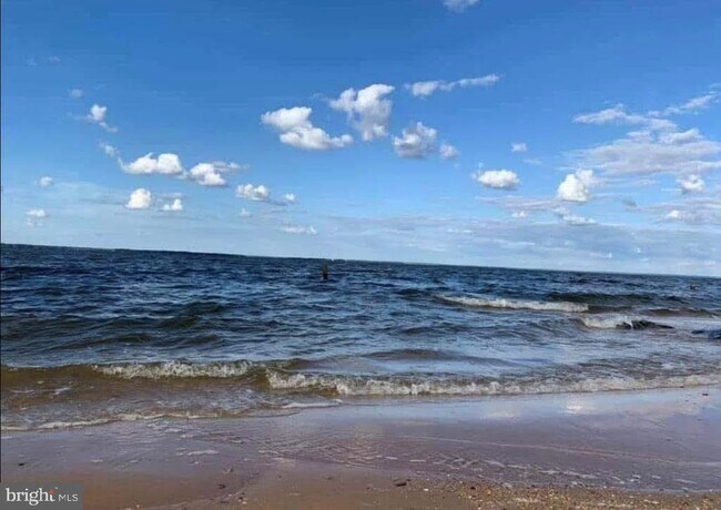 Building Photo - 2492 N Independence Dr