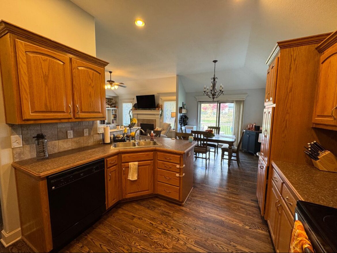 Building Photo - 1380 Stone Creek Dr