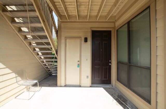 Building Photo - 1881 Bering Dr