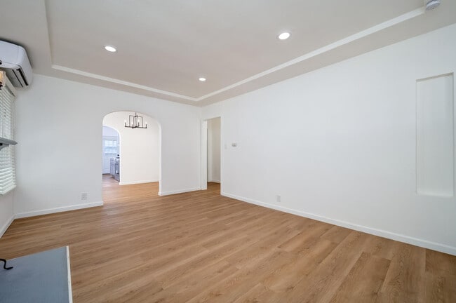 Building Photo - 8807 Cimarron St