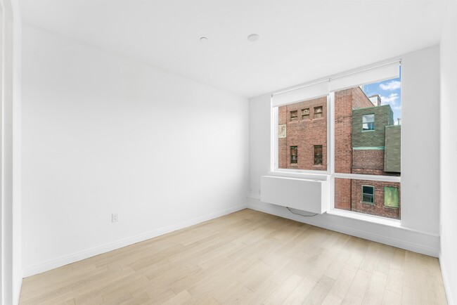 Building Photo - 255 Brunswick St