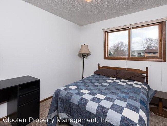 Building Photo - 3 br, 1.5 bath House - 3740 Renee Drive