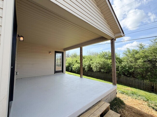 Building Photo - 1240 Orchard Dr