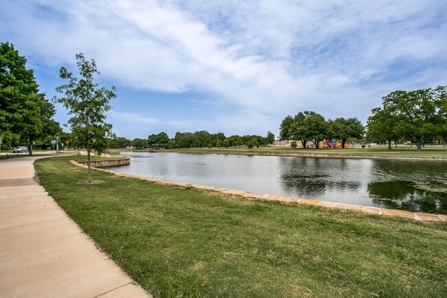 Building Photo - Delightful 3 Bed, 2 Bath Home with Resort-Style Amenities in Country Place Plano – Move-In Ready ...