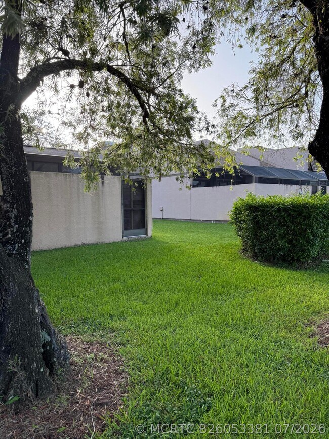 Building Photo - 1041 NW 124th Ave