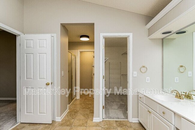Building Photo - 105 Woodshire Ln